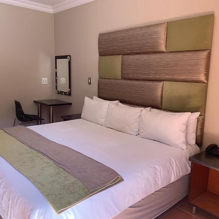 Polokwane Lodge מראה חיצוני תמונה