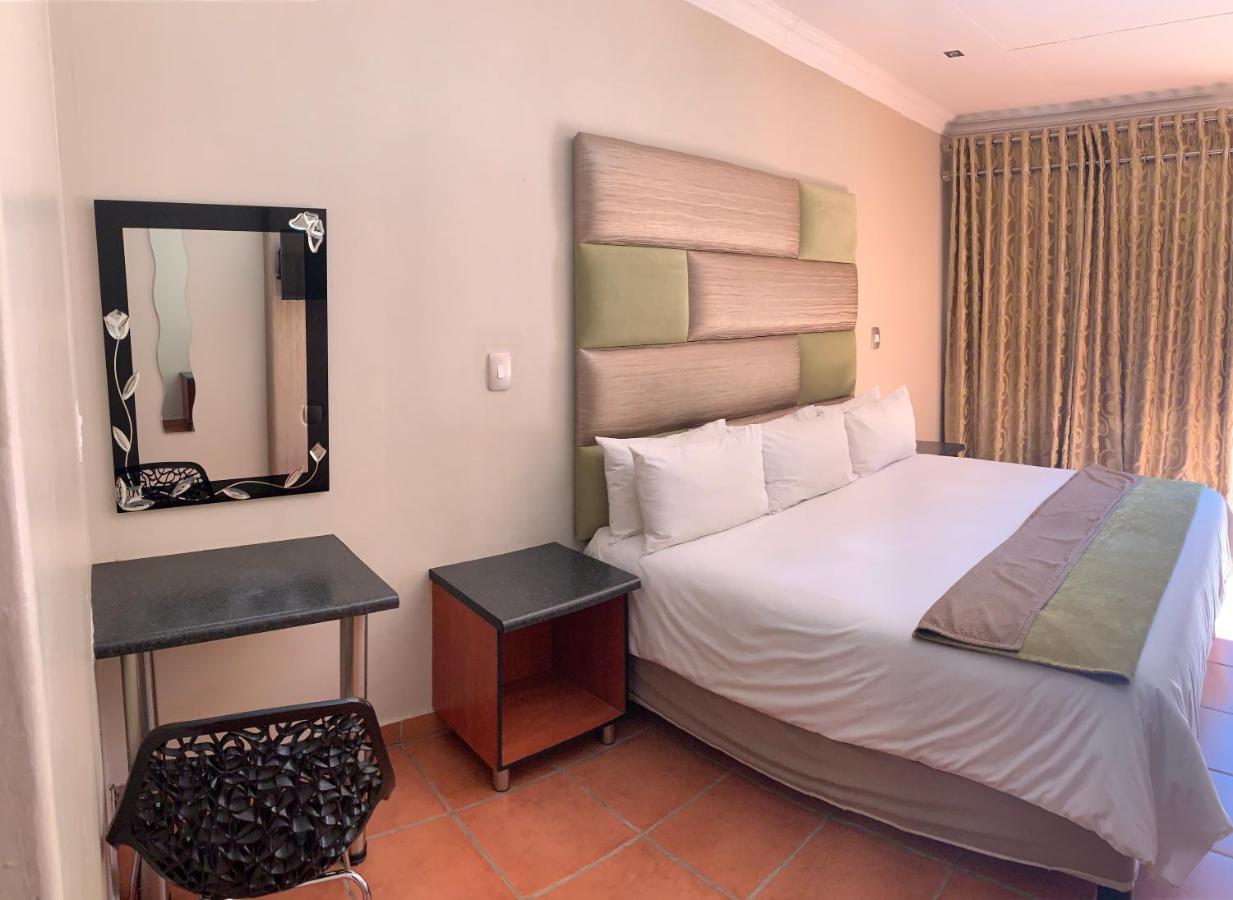 Polokwane Lodge מראה חיצוני תמונה